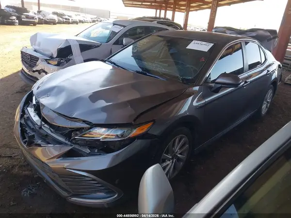 4T1C11AK7MU436791 2021 TOYOTA CAMRY - Image 2