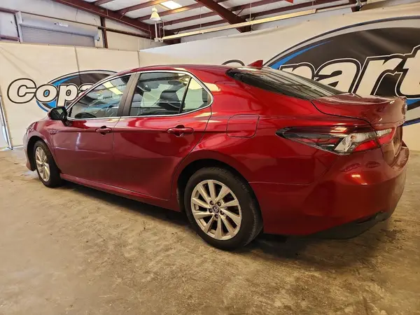 4T1C11AK7MU438640 2021 TOYOTA CAMRY - Image 2