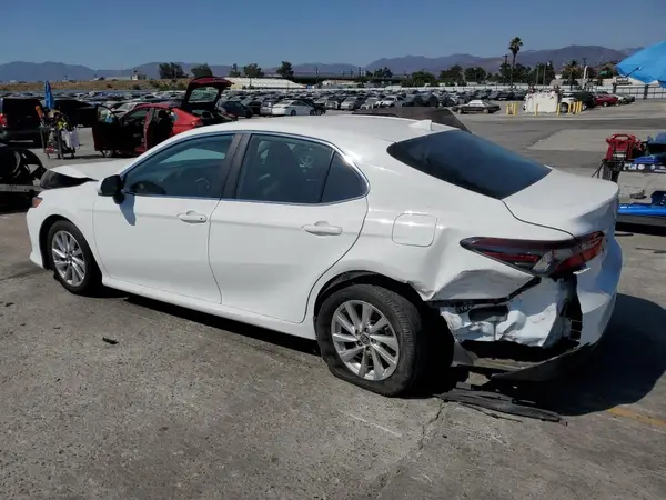 4T1C11AK7MU439769 2021 TOYOTA CAMRY - Image 2