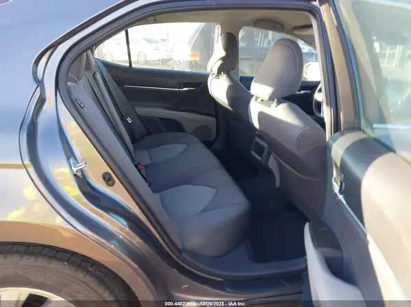 4T1C11AK7MU442106 2021 TOYOTA CAMRY - Image 8