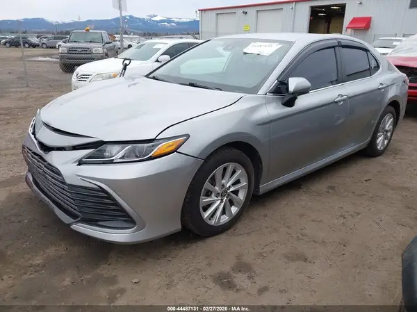 4T1C11AK7MU443000 2021 TOYOTA CAMRY - Image 2