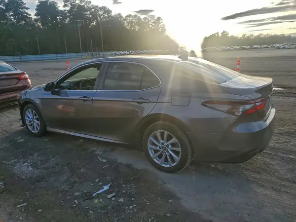 4T1C11AK7MU444292 2021 TOYOTA CAMRY - Image 2