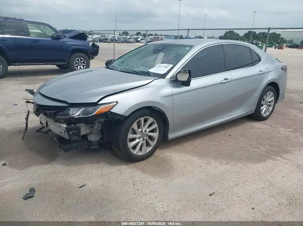4T1C11AK7MU446480 2021 TOYOTA CAMRY - Image 2