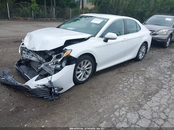 4T1C11AK7MU464297 2021 TOYOTA CAMRY - Image 2