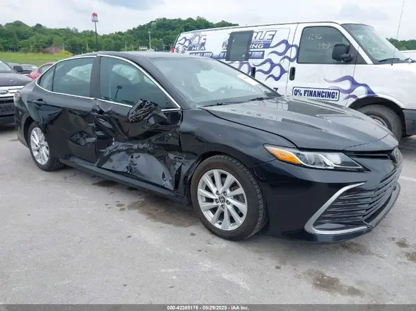 4T1C11AK7MU467460 2021 TOYOTA CAMRY - Image 1