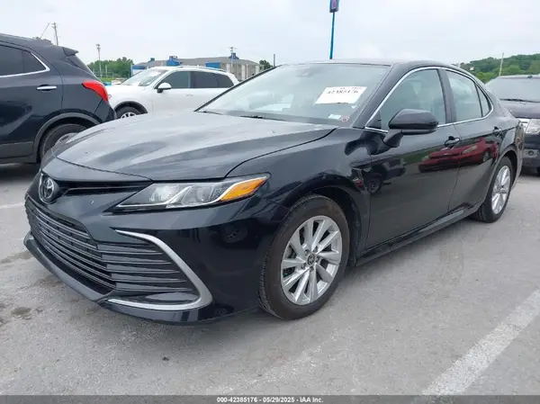 4T1C11AK7MU467460 2021 TOYOTA CAMRY - Image 2