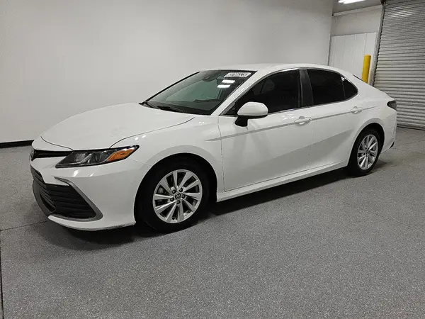 4T1C11AK7MU468527 2021 TOYOTA CAMRY - Image 1