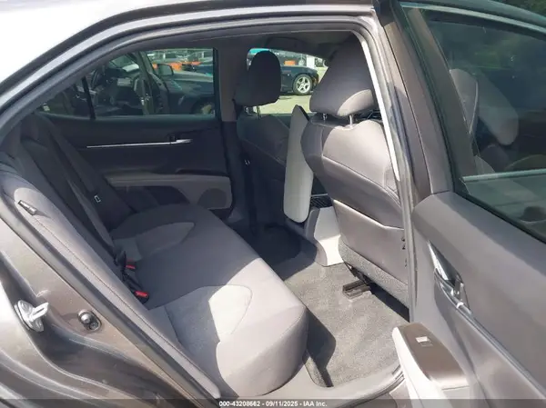 4T1C11AK7MU470049 2021 TOYOTA CAMRY - Image 8
