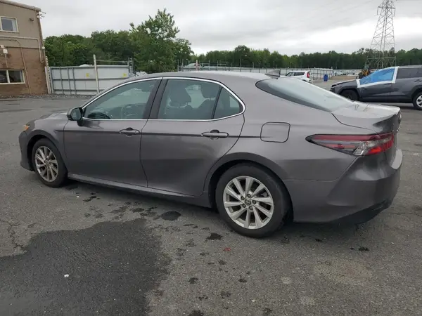 4T1C11AK7MU479723 2021 TOYOTA CAMRY - Image 2