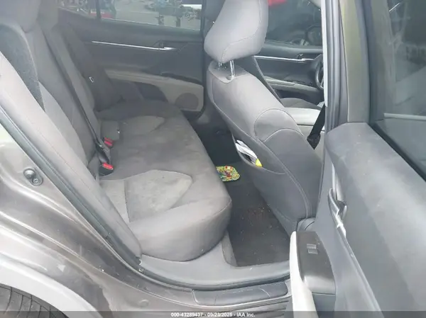 4T1C11AK7MU480046 2021 TOYOTA CAMRY - Image 8