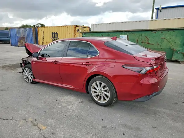 4T1C11AK7MU483464 2021 TOYOTA CAMRY - Image 2
