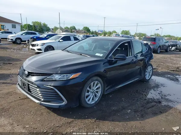 4T1C11AK7MU483514 2021 TOYOTA CAMRY - Image 2