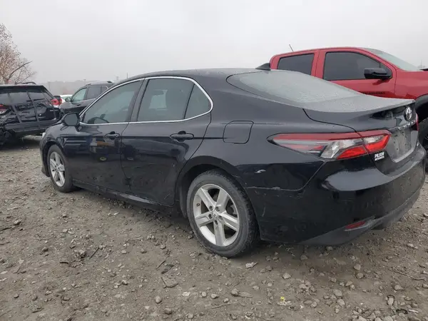4T1C11AK7MU484128 2021 TOYOTA CAMRY - Image 2