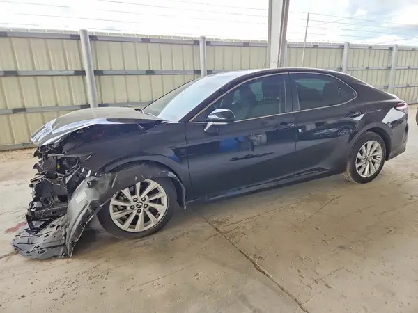 4T1C11AK7MU526104 2021 TOYOTA CAMRY - Image 1