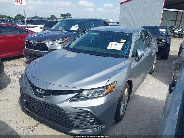 4T1C11AK7MU527415 2021 TOYOTA CAMRY - Image 2