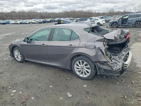 4T1C11AK7MU536258 2021 TOYOTA CAMRY - Image 2
