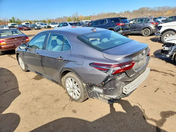 4T1C11AK7MU537040 2021 TOYOTA CAMRY - Image 2