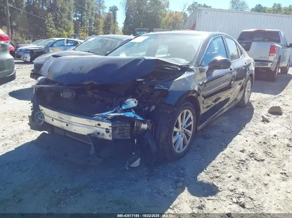 4T1C11AK7MU537328 2021 TOYOTA CAMRY - Image 2