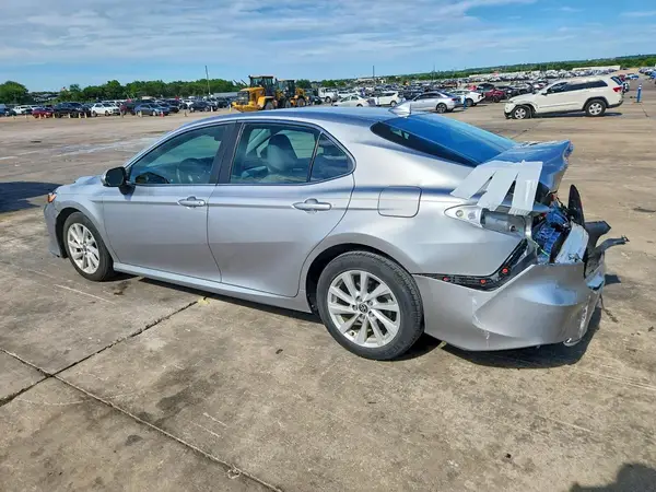 4T1C11AK7MU541198 2021 TOYOTA CAMRY - Image 2