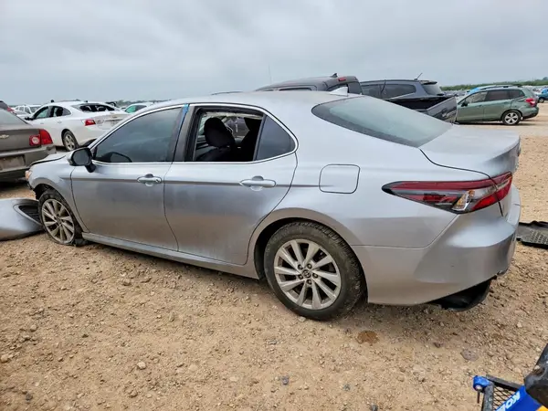 4T1C11AK7MU547924 2021 TOYOTA CAMRY - Image 2