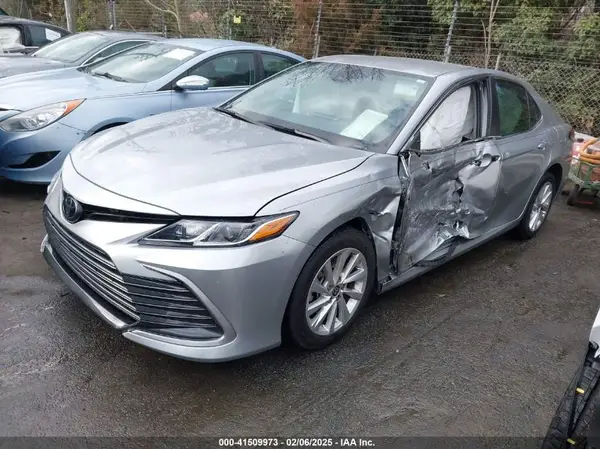 4T1C11AK7MU549348 2021 TOYOTA CAMRY - Image 2