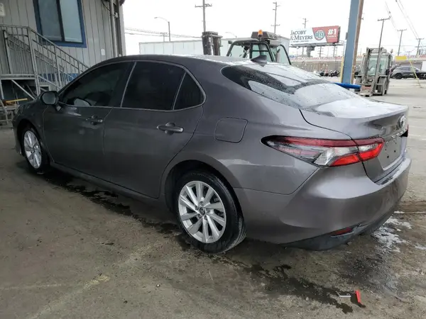 4T1C11AK7MU550628 2021 TOYOTA CAMRY - Image 2