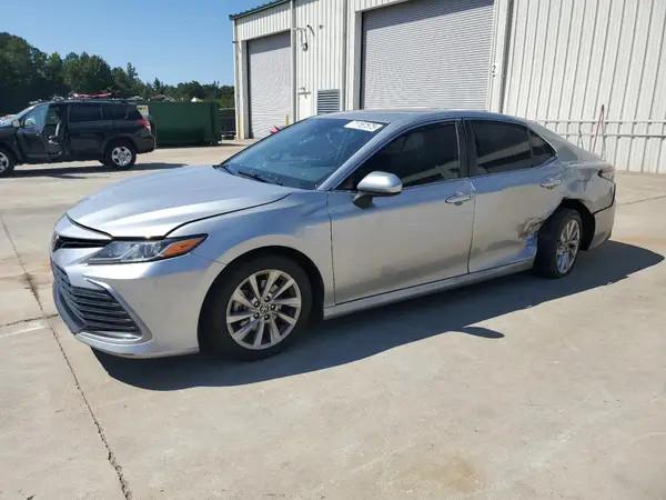 4T1C11AK7MU551407 2021 TOYOTA CAMRY - Image 1