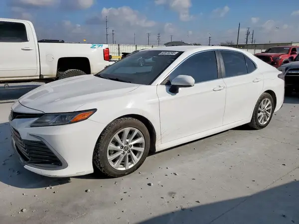 4T1C11AK7MU554694 2021 TOYOTA CAMRY - Image 1