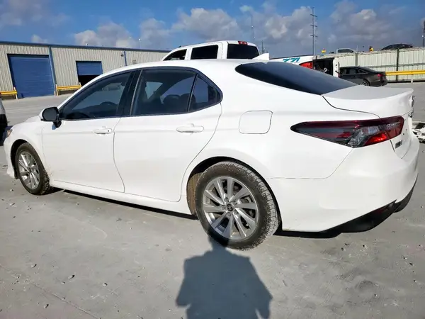 4T1C11AK7MU554694 2021 TOYOTA CAMRY - Image 2
