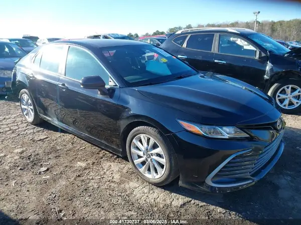4T1C11AK7MU556669 2021 TOYOTA CAMRY - Image 1