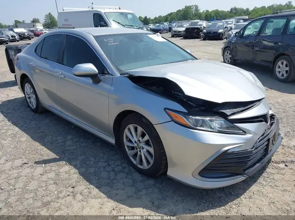 4T1C11AK7MU558096 2021 TOYOTA CAMRY - Image 1