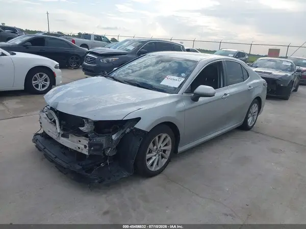 4T1C11AK7MU564514 2021 TOYOTA CAMRY - Image 2