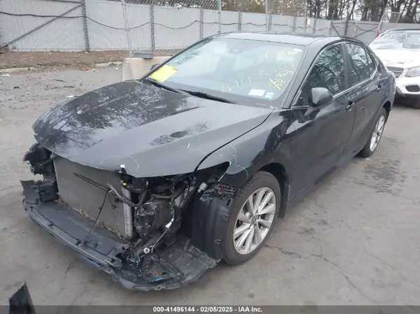 4T1C11AK7MU571043 2021 TOYOTA CAMRY - Image 2