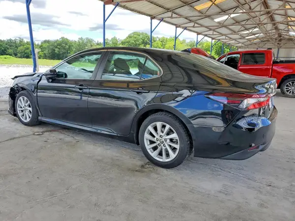 4T1C11AK7MU571205 2021 TOYOTA CAMRY - Image 2