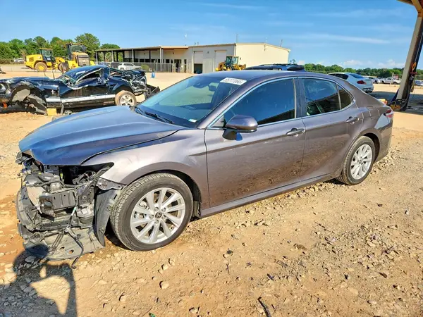 4T1C11AK7MU584889 2021 TOYOTA CAMRY - Image 1