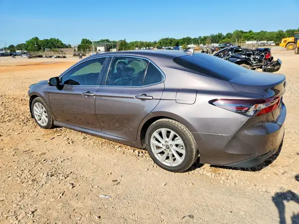 4T1C11AK7MU584889 2021 TOYOTA CAMRY - Image 2