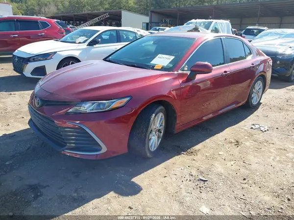4T1C11AK7MU588778 2021 TOYOTA CAMRY - Image 2