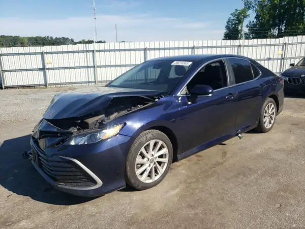 4T1C11AK7MU589672 2021 TOYOTA CAMRY - Image 1