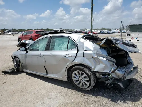 4T1C11AK7MU592216 2021 TOYOTA CAMRY - Image 2