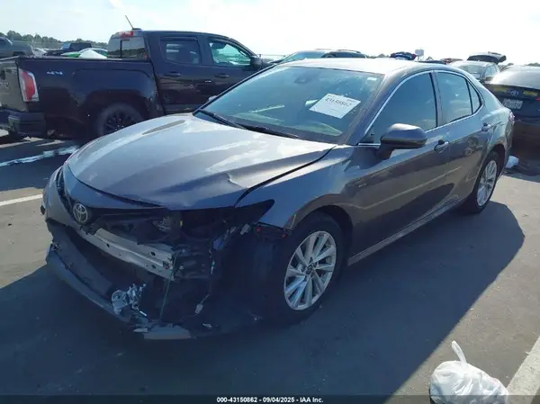 4T1C11AK7MU593799 2021 TOYOTA CAMRY - Image 2