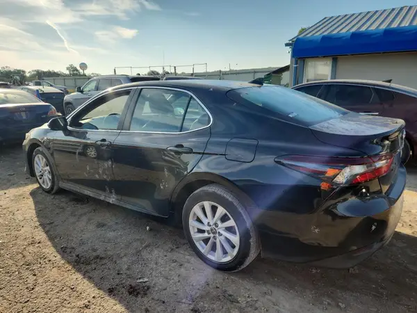 4T1C11AK7MU593866 2021 TOYOTA CAMRY - Image 2
