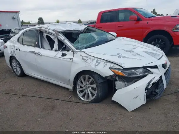 4T1C11AK7MU594404 2021 TOYOTA CAMRY - Image 1