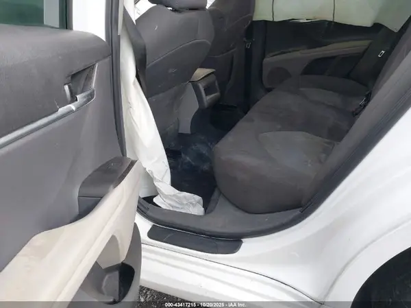4T1C11AK7MU594404 2021 TOYOTA CAMRY - Image 8