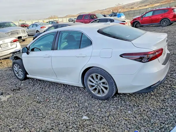 4T1C11AK7MU595360 2021 TOYOTA CAMRY - Image 2