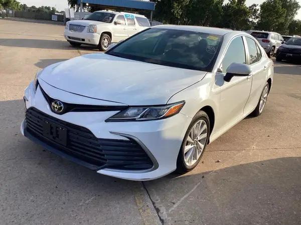 4T1C11AK7MU595701 2021 TOYOTA CAMRY - Image 2