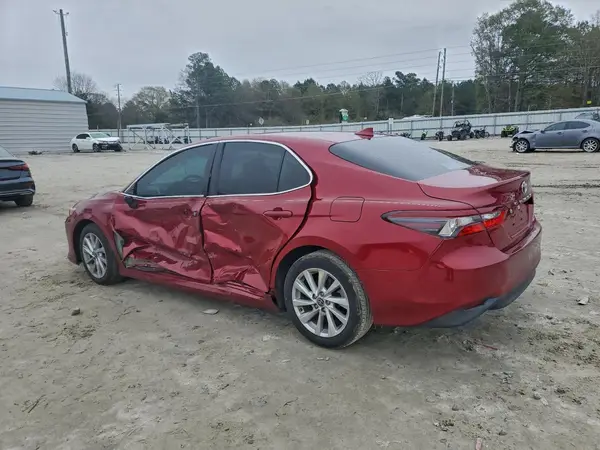 4T1C11AK7MU600945 2021 TOYOTA CAMRY - Image 2