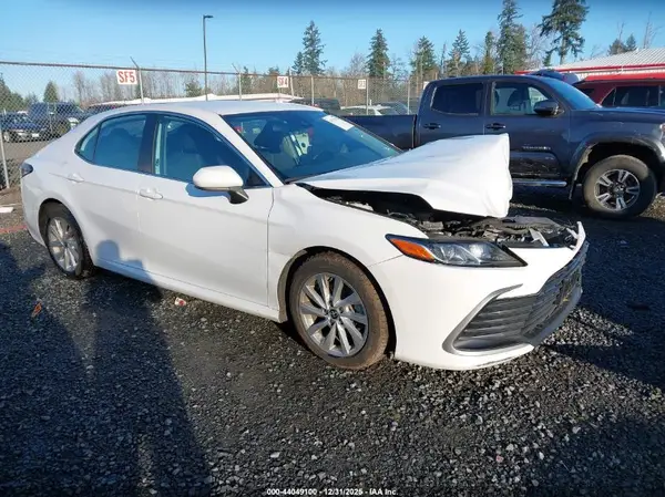 4T1C11AK7MU602517 2021 TOYOTA CAMRY - Image 1