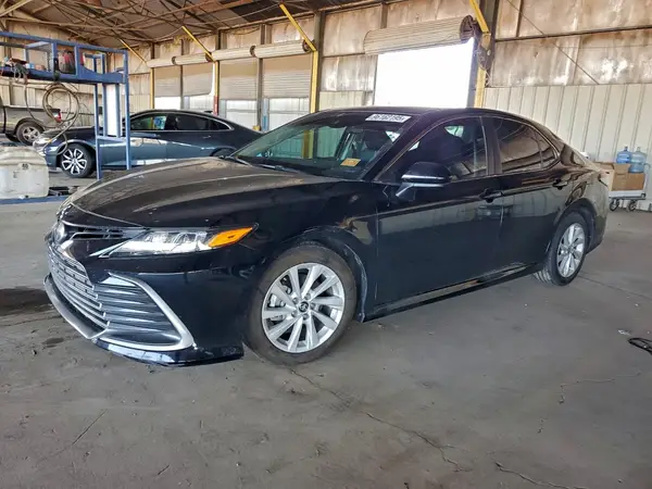 4T1C11AK7MU609368 2021 TOYOTA CAMRY - Image 1