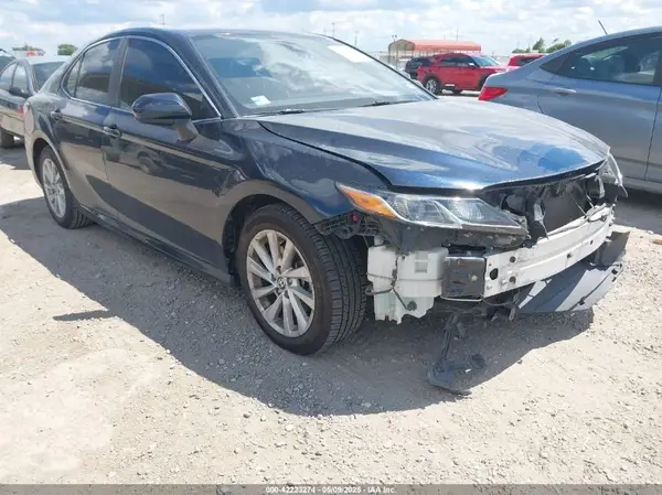 4T1C11AK7MU613081 2021 TOYOTA CAMRY - Image 1