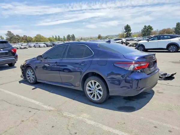 4T1C11AK7NU012030 2022 TOYOTA CAMRY - Image 2